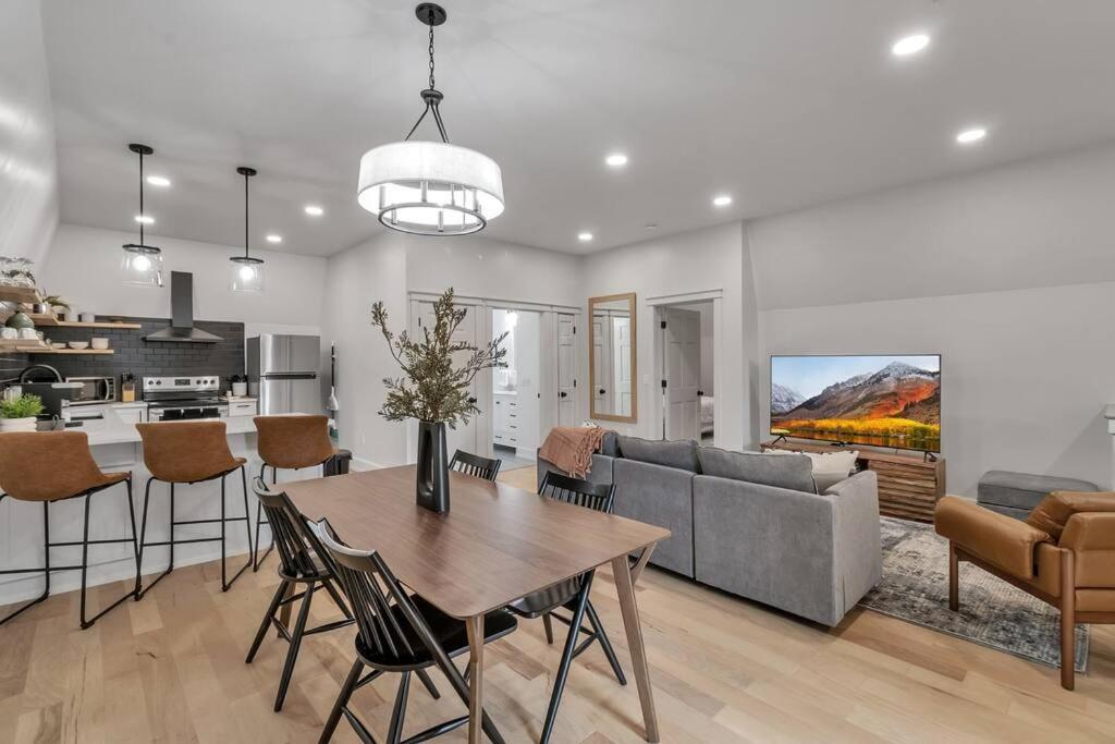 水牛城Carriage House Loft - King Bed And Garage Parking公寓 外观 照片